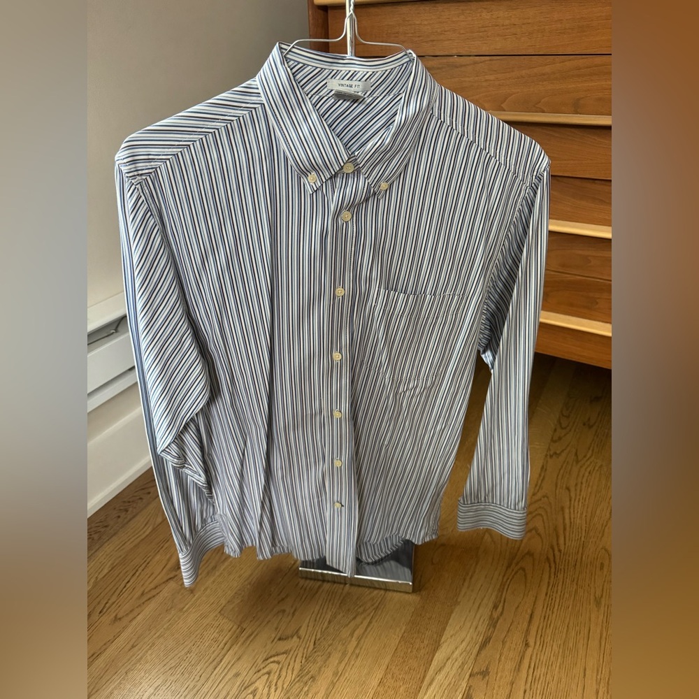 Bundle 3 for $10 Old Navy button down white blue and purple men’s shirt EUC